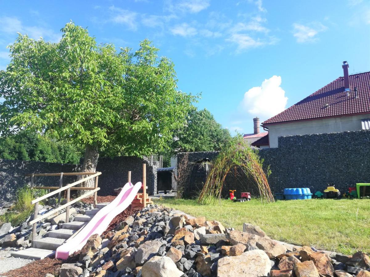 Apartmany Pod Capy, Nasavrky Exteriör bild