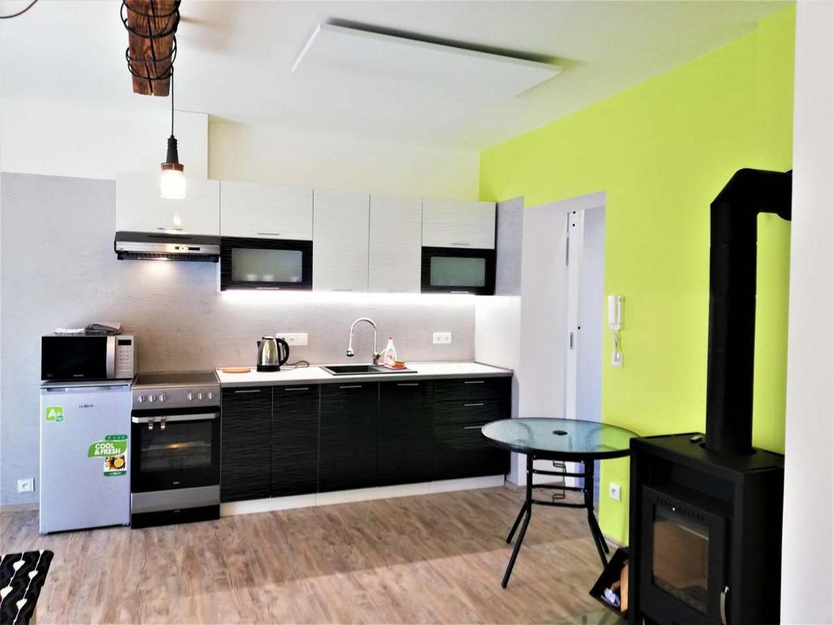 Apartmany Pod Capy, Nasavrky Exteriör bild