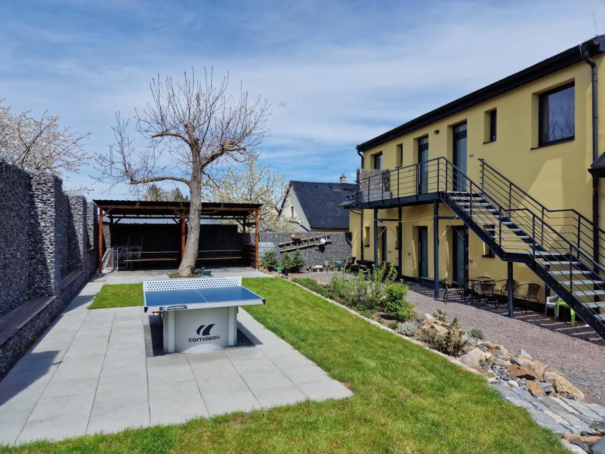 Apartmany Pod Capy, Nasavrky Exteriör bild