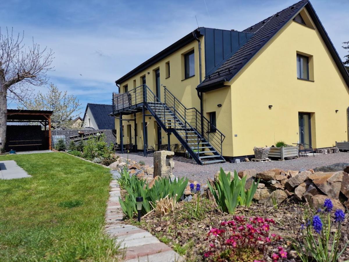 Apartmany Pod Capy, Nasavrky Exteriör bild