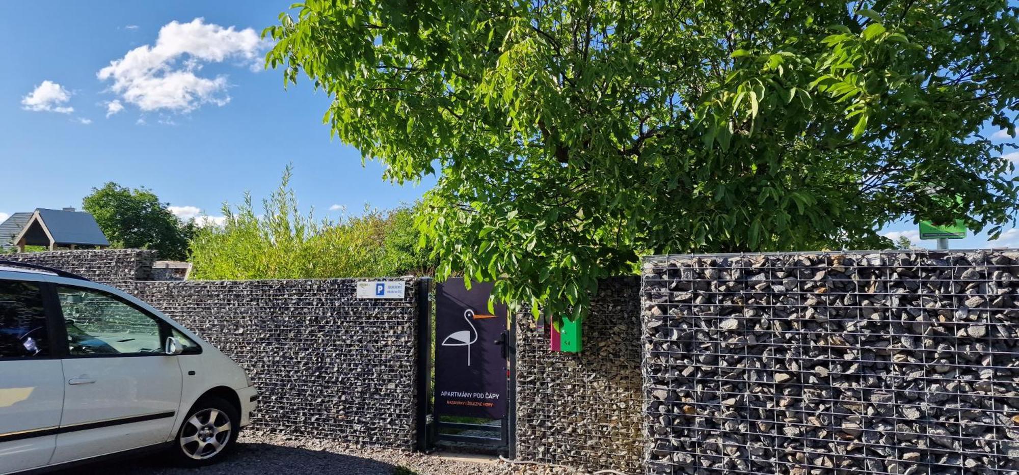 Apartmany Pod Capy, Nasavrky Exteriör bild